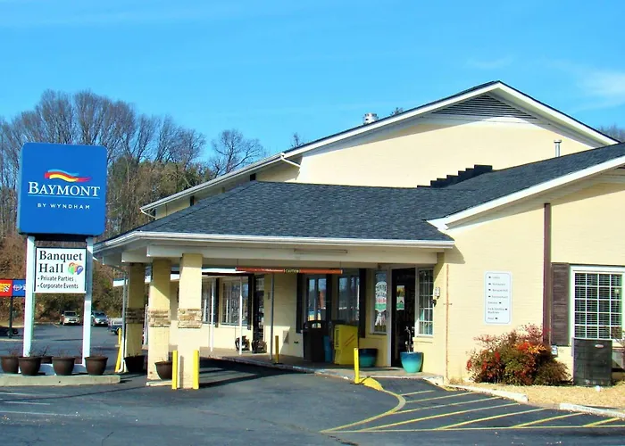 Golf hotels Baymont By Wyndham Front Royal Near Shenandoah National Park
