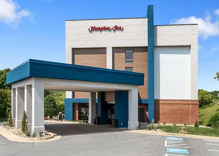 Hotel with Tennis: Hampton Inn Front Royal